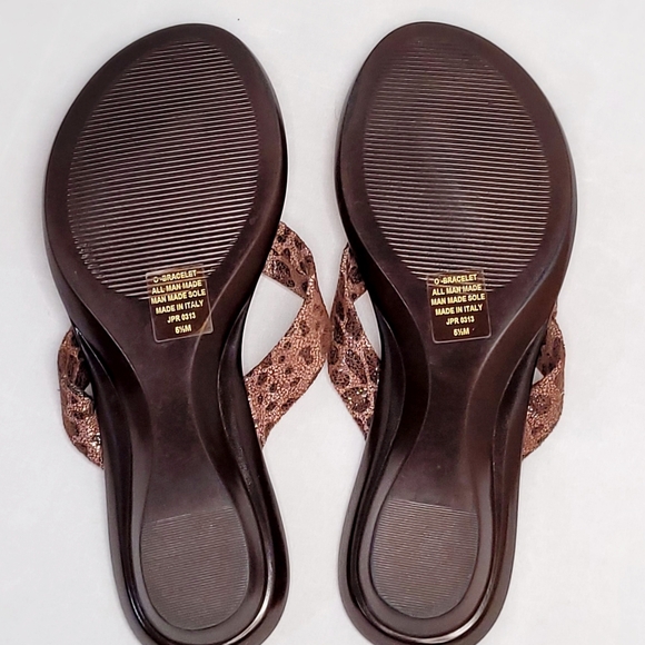 Stylish Bronze Sandals with Gold/Bronze Embellishments - Picture 8 of 9